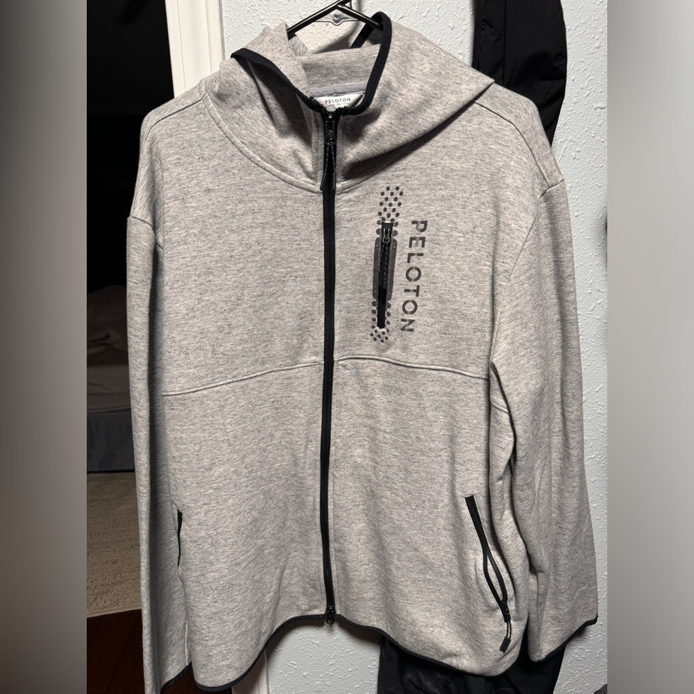 Peloton zip up